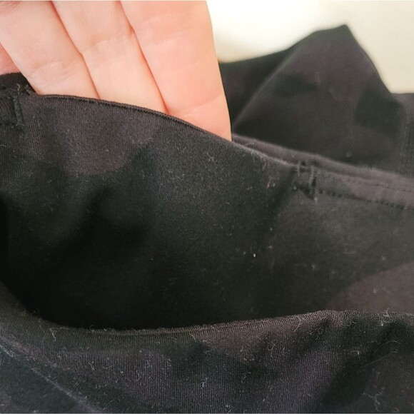 YOGALICIOUS LUX Camo Bike Shorts Size XS - Picture 6 of 6